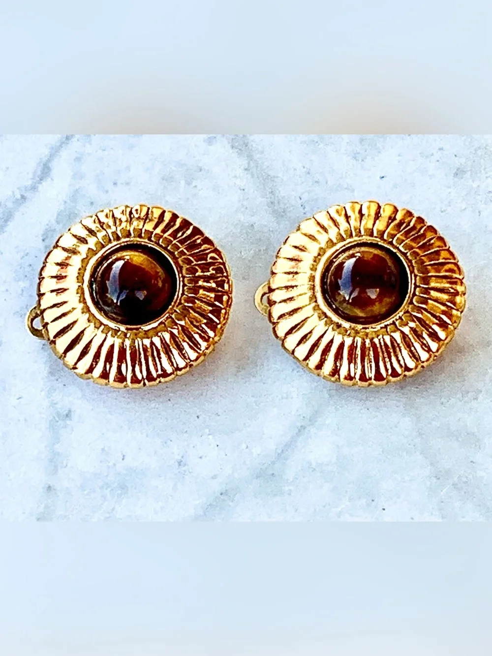 CHANEL 24K GOLD PLATED TIGERS EYE STONE Round Button CLIP Earrings VINTAGE 1986